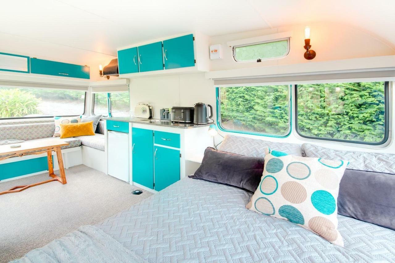 Mountviews Glamping- Retro Caravan Getaway 호텔 타우포 호 외부 사진